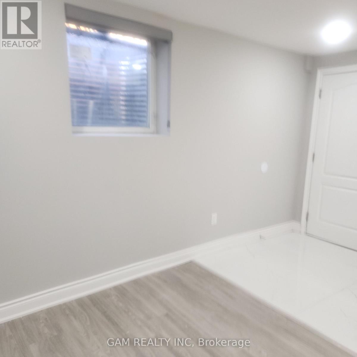 Lower - 1721 Village View Place, Mississauga, Ontario  L5M 4A7 - Photo 8 - W13665170