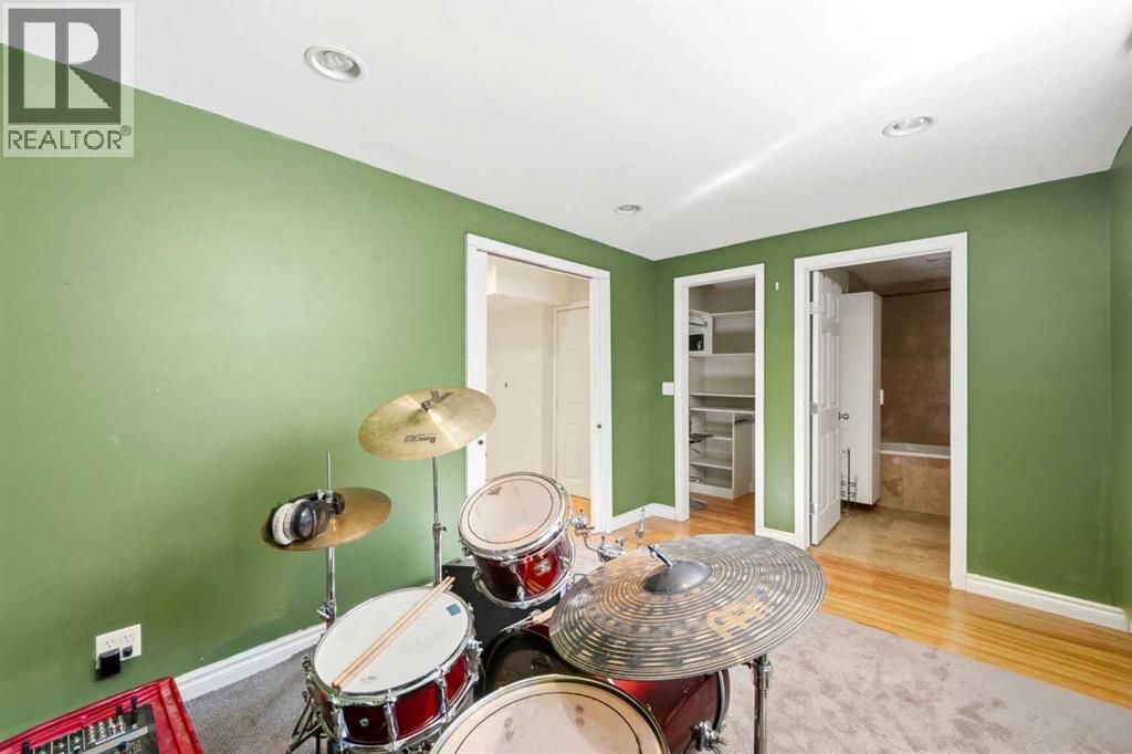 78 Cougar Plateau Way SW, Calgary, Alberta  T3H 5S4 - Photo 34 - A2338830