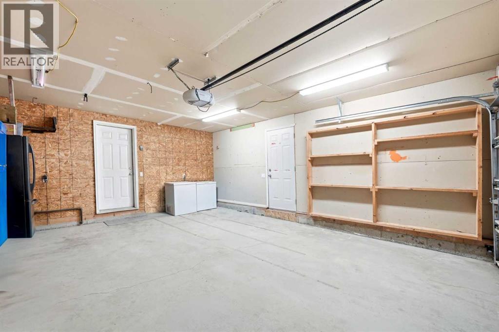 78 Cougar Plateau Way SW, Calgary, Alberta  T3H 5S4 - Photo 39 - A2338830