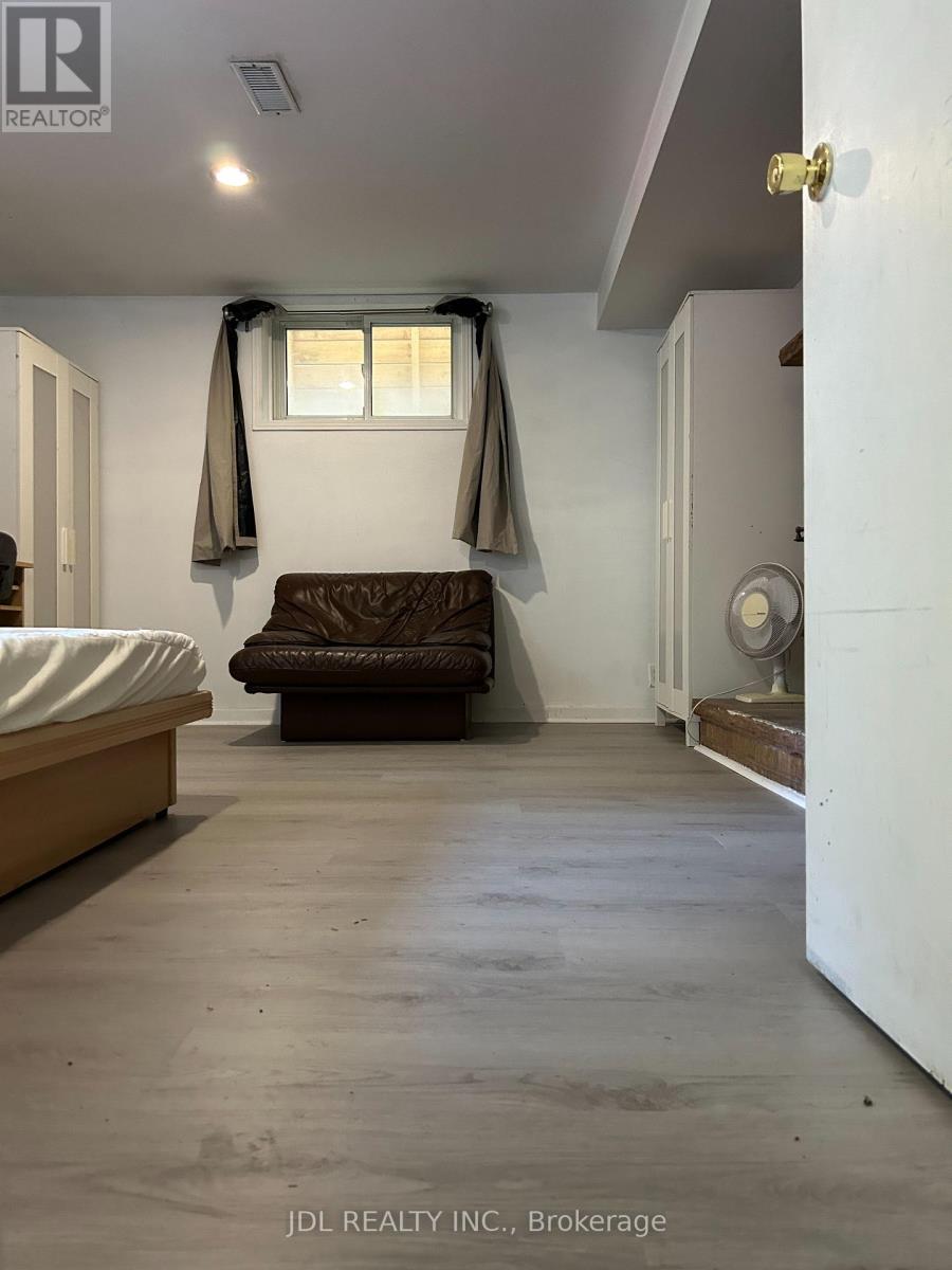 Suite A Bsmt - 186 Wilfred Ave. Avenue, Toronto, Ontario  M2N 5C9 - Photo 6 - C13694242