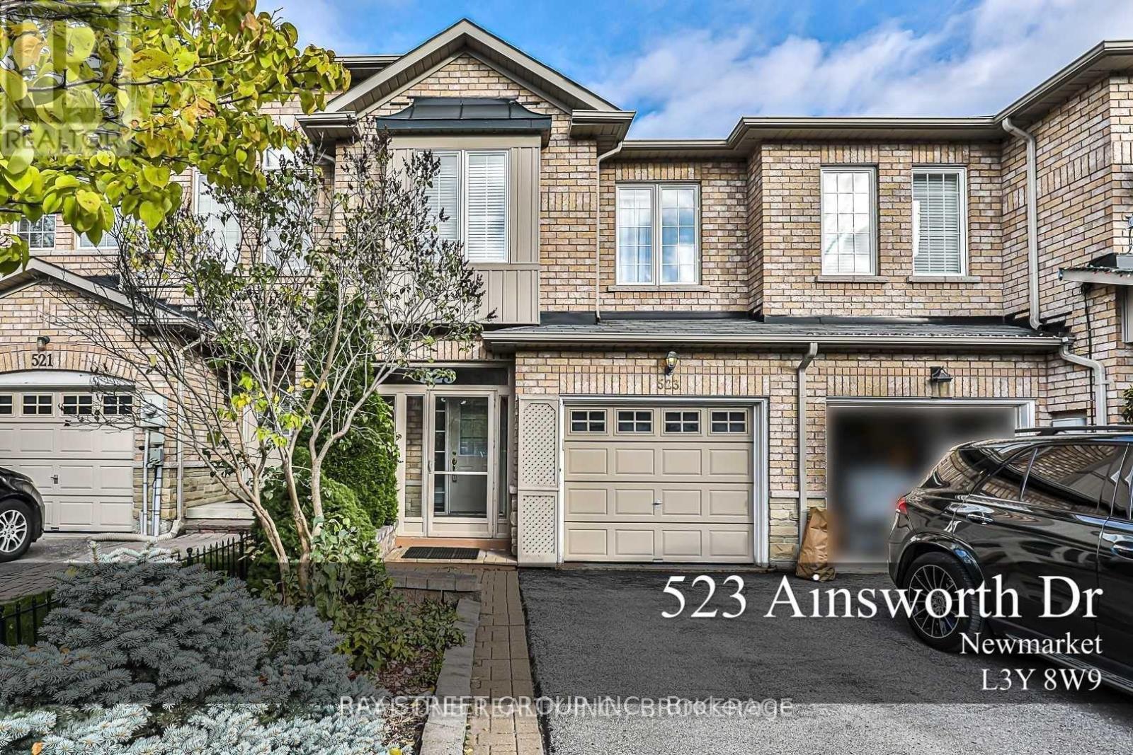 523 AINSWORTH DRIVE, Newmarket, Ontario