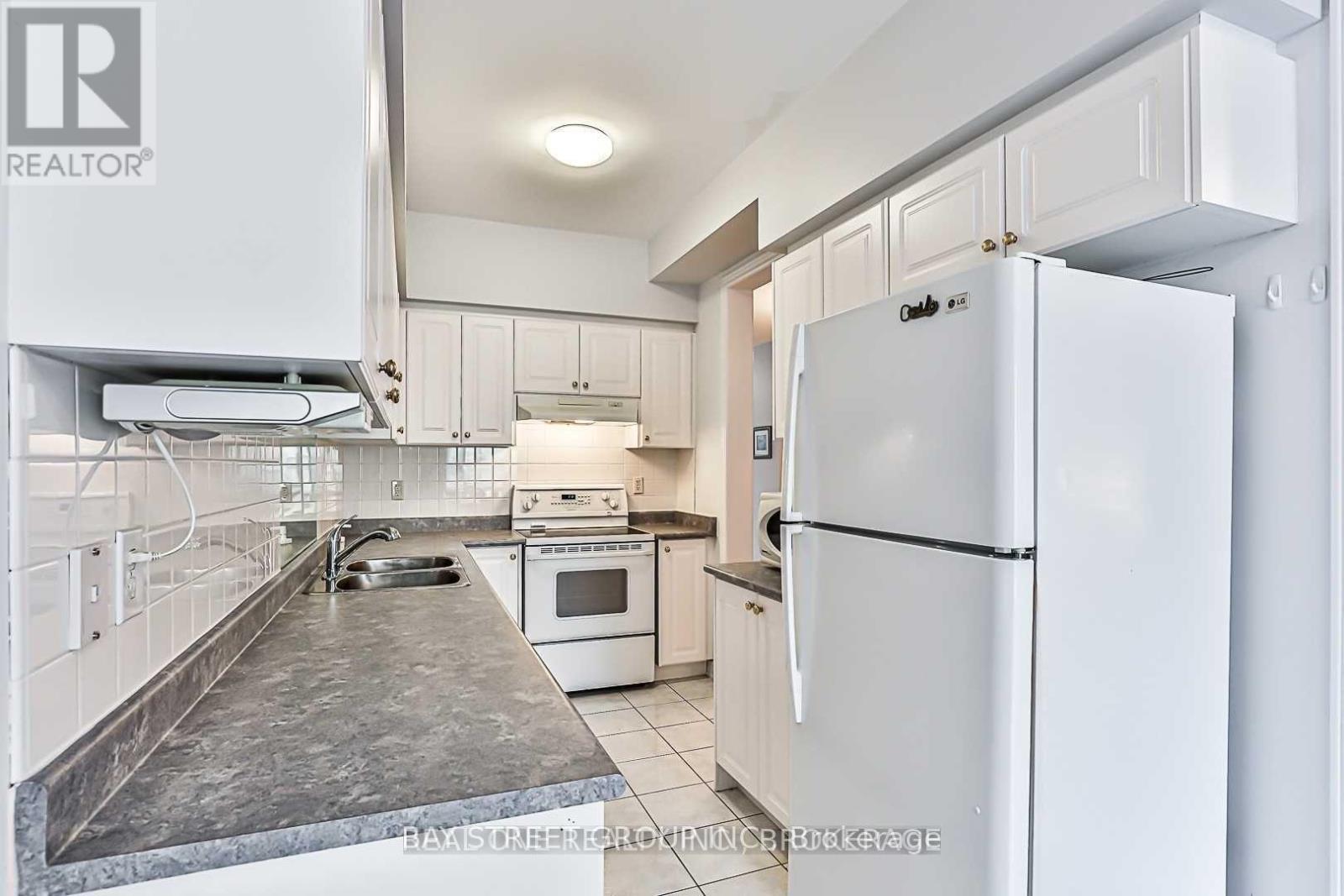 523 Ainsworth Drive, Newmarket, Ontario  L3Y 8W9 - Photo 10 - N13694234