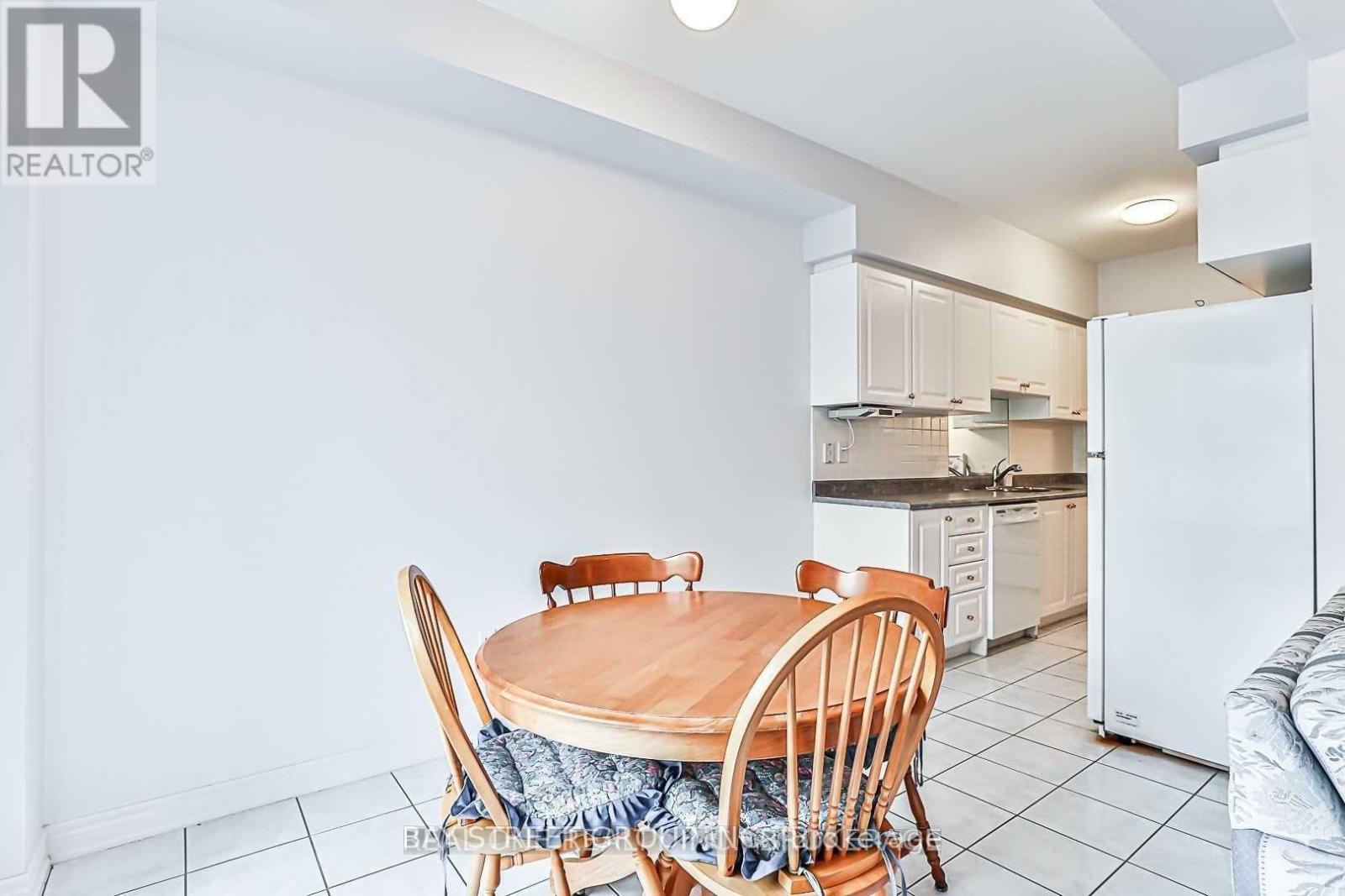 523 Ainsworth Drive, Newmarket, Ontario  L3Y 8W9 - Photo 11 - N13694234