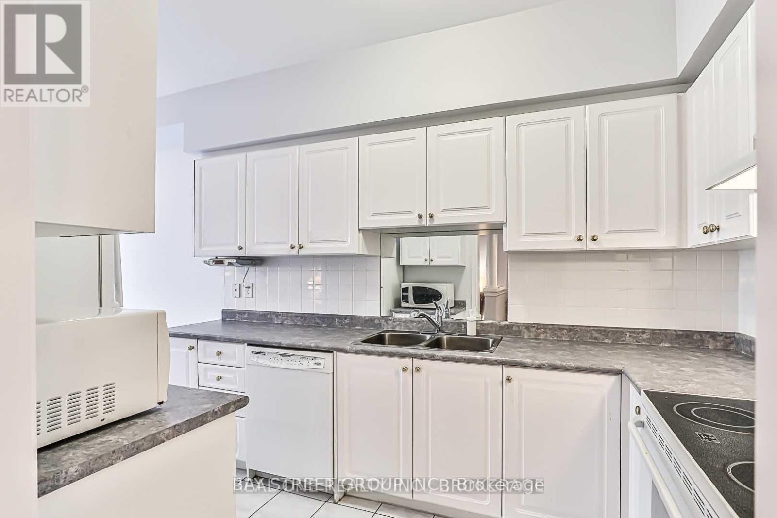 523 Ainsworth Drive, Newmarket, Ontario  L3Y 8W9 - Photo 13 - N13694234