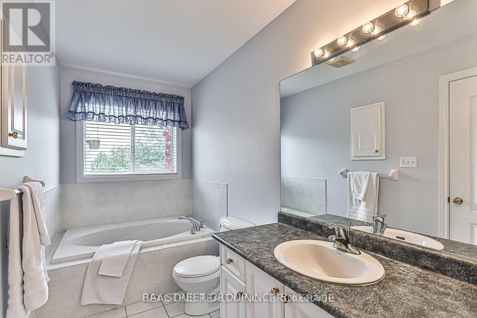 523 Ainsworth Drive, Newmarket, Ontario  L3Y 8W9 - Photo 20 - N13694234