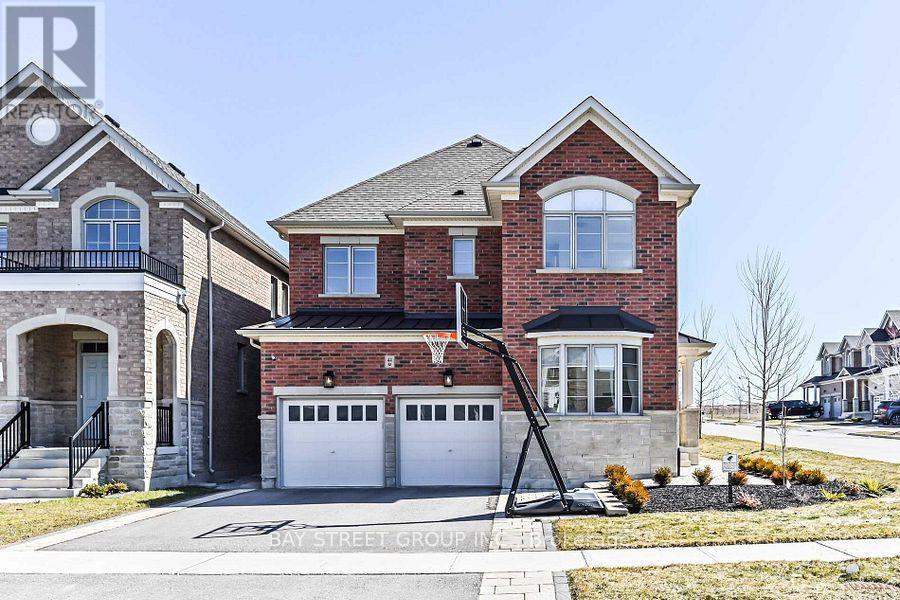 44 CLARA MAY AVENUE, East Gwillimbury, Ontario