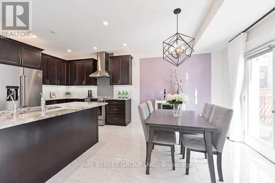 44 Clara May Avenue, East Gwillimbury, Ontario  L9N 0R4 - Photo 7 - N13694258
