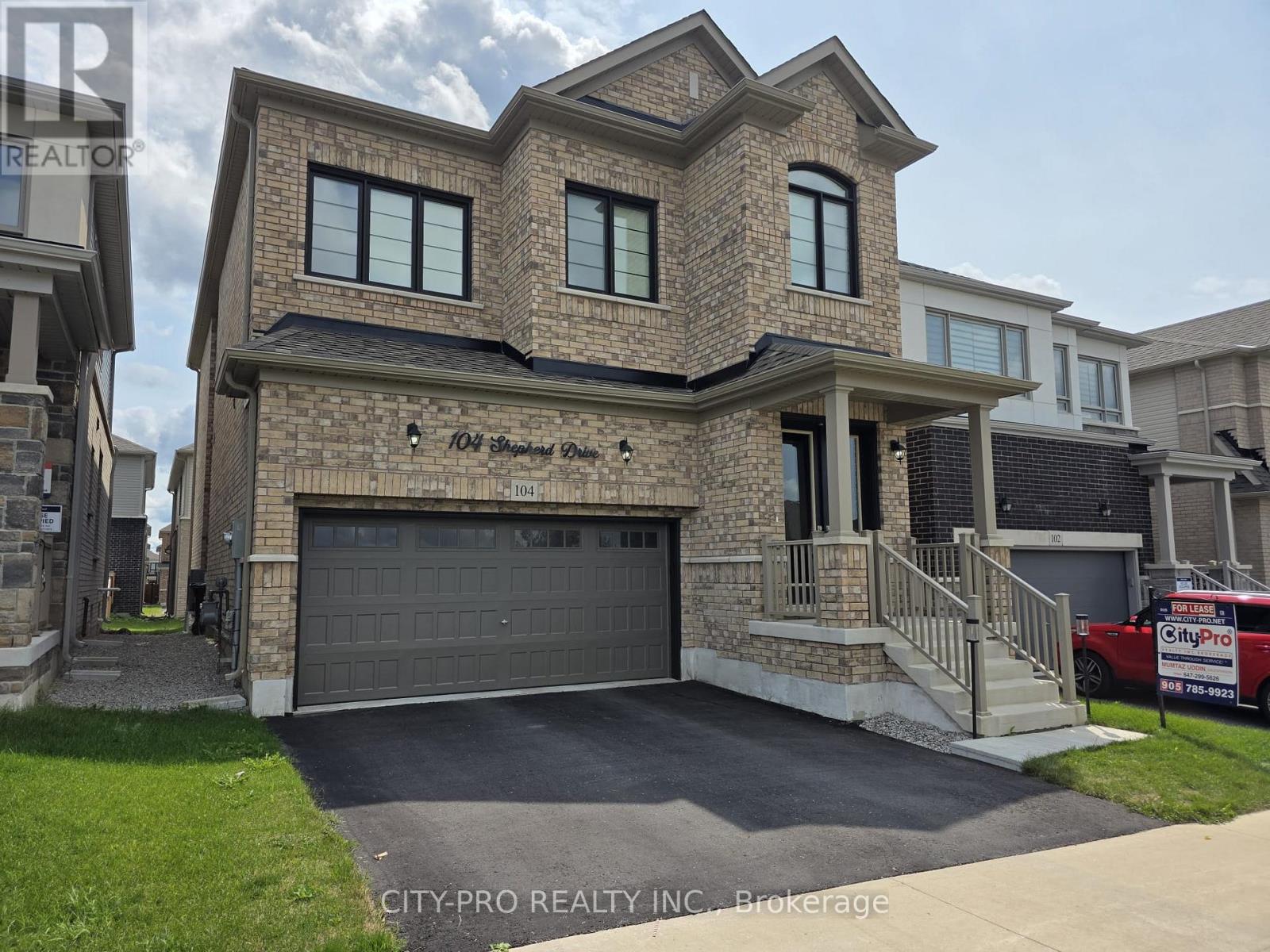 104 Shepherd Drive, Barrie, Ontario  L9S 2Z4 - Photo 2 - S13694278