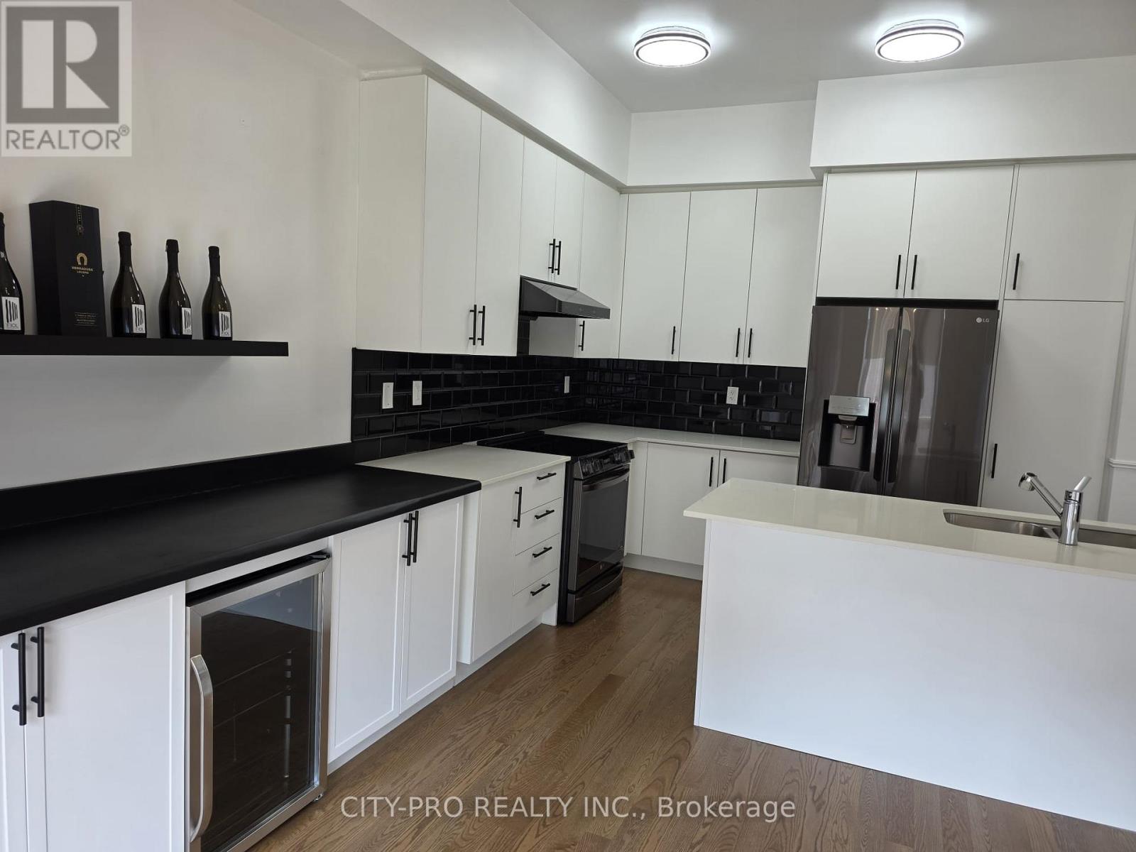 104 Shepherd Drive, Barrie, Ontario  L9S 2Z4 - Photo 6 - S13694278