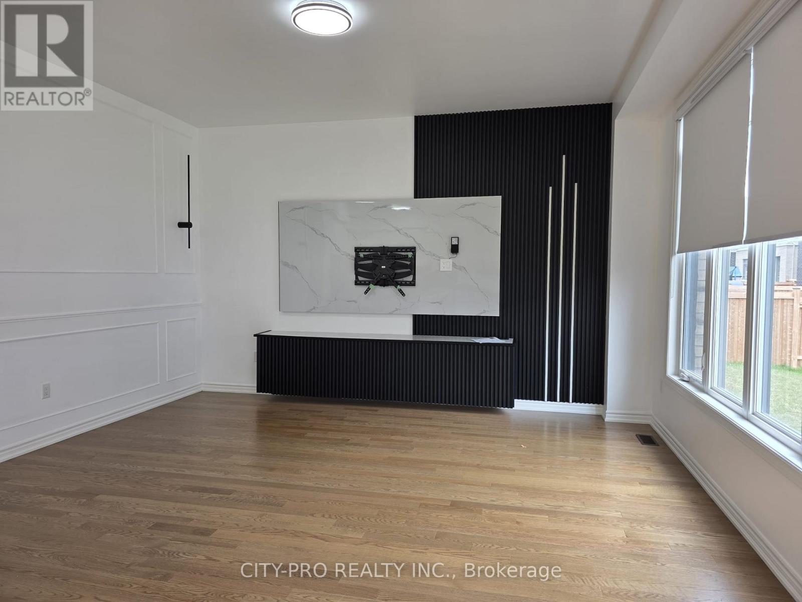 104 Shepherd Drive, Barrie, Ontario  L9S 2Z4 - Photo 7 - S13694278