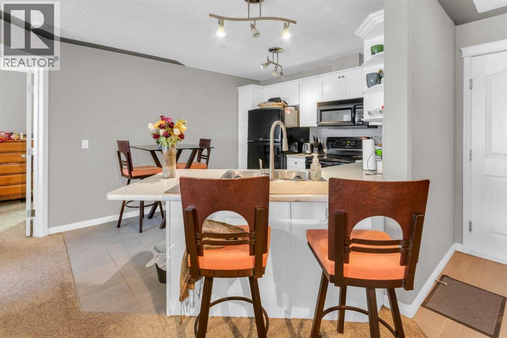 203, 345 Rocky Vista Park NW, Calgary, Alberta  T3G 5K6 - Photo 4 - A2292690