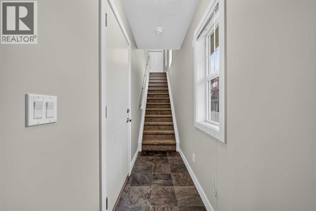 87 Legacy View SE, Calgary, Alberta  T2X 4H9 - Photo 7 - A2336705