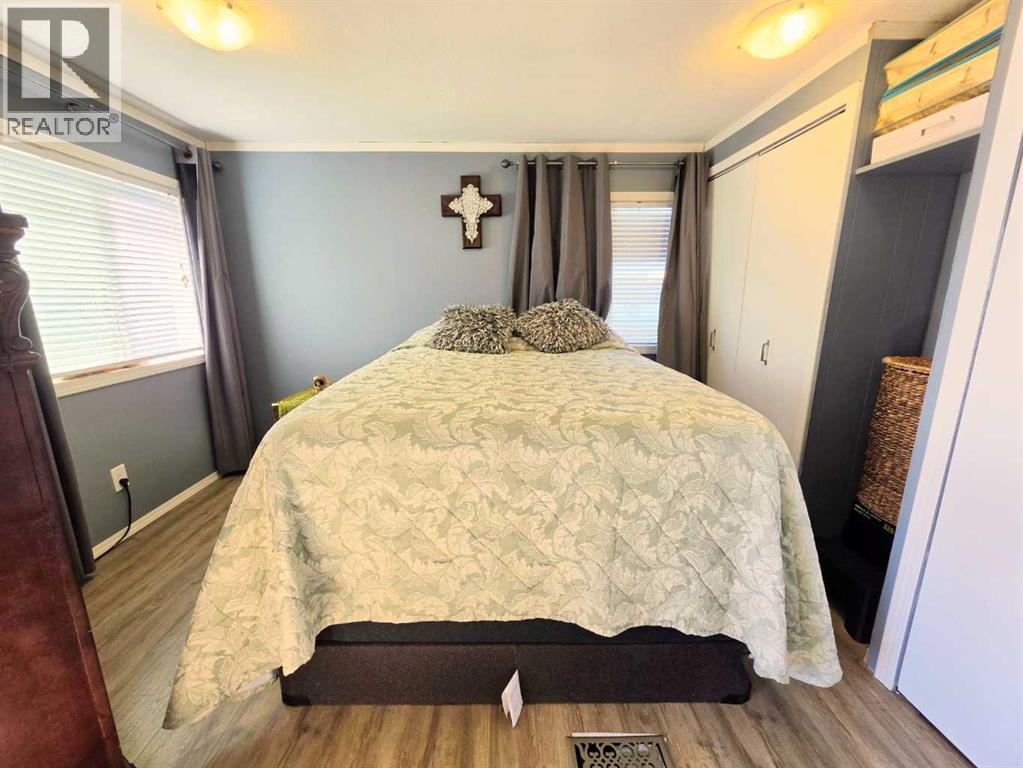 409 7 Avenue, Beaverlodge, Alberta  T0H 0C0 - Photo 15 - A2338293