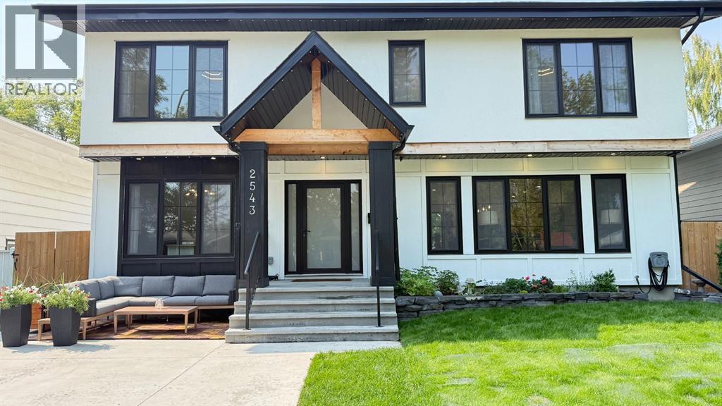 2543 Chicoutimi Drive NW, Calgary, Alberta