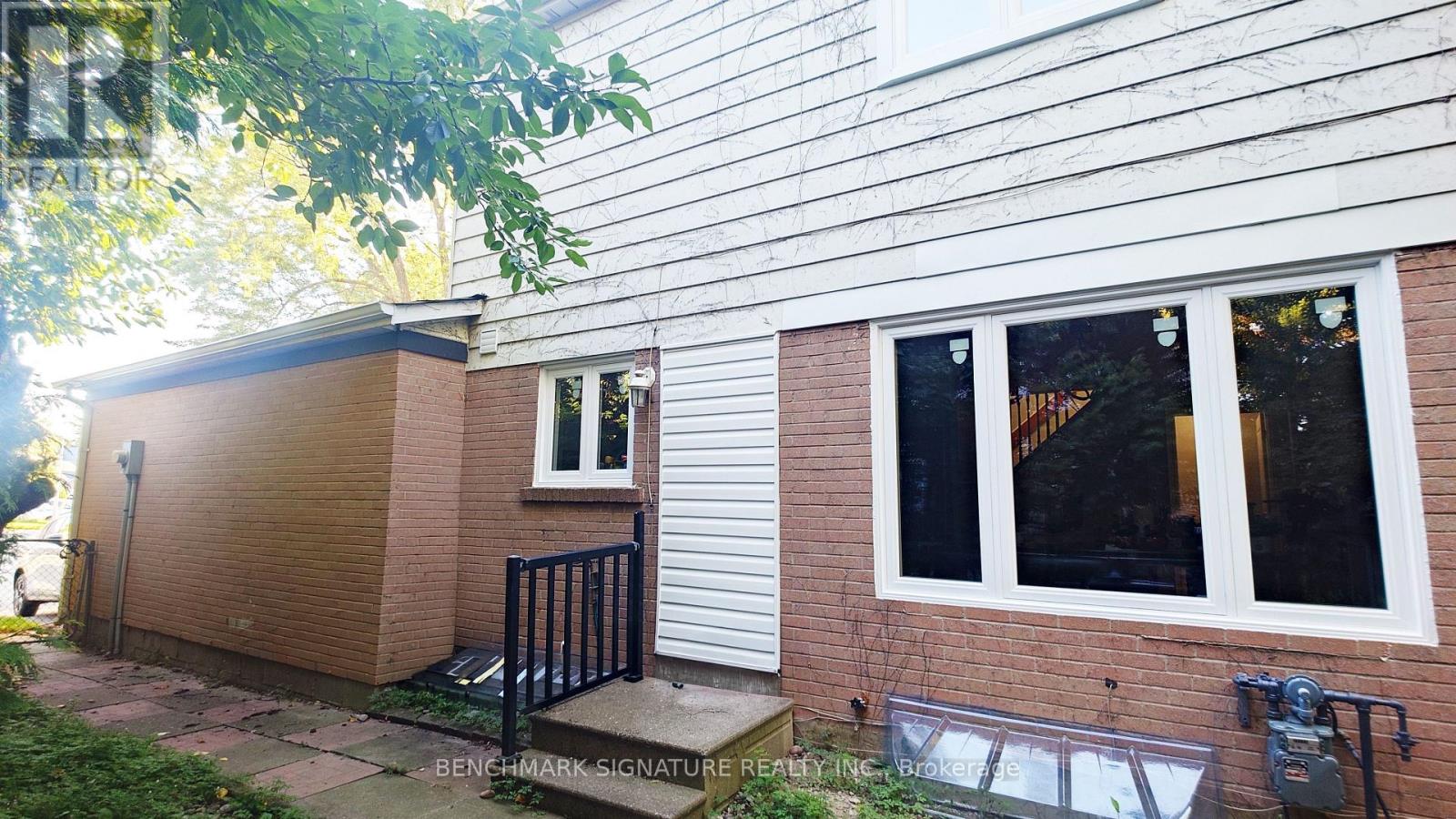 711 Leeder Court, Newmarket, Ontario  L3Y 5A8 - Photo 15 - N13690000