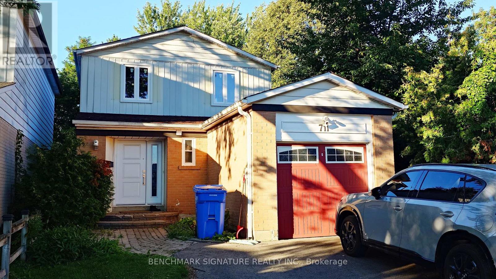 711 LEEDER COURT, Newmarket, Ontario
