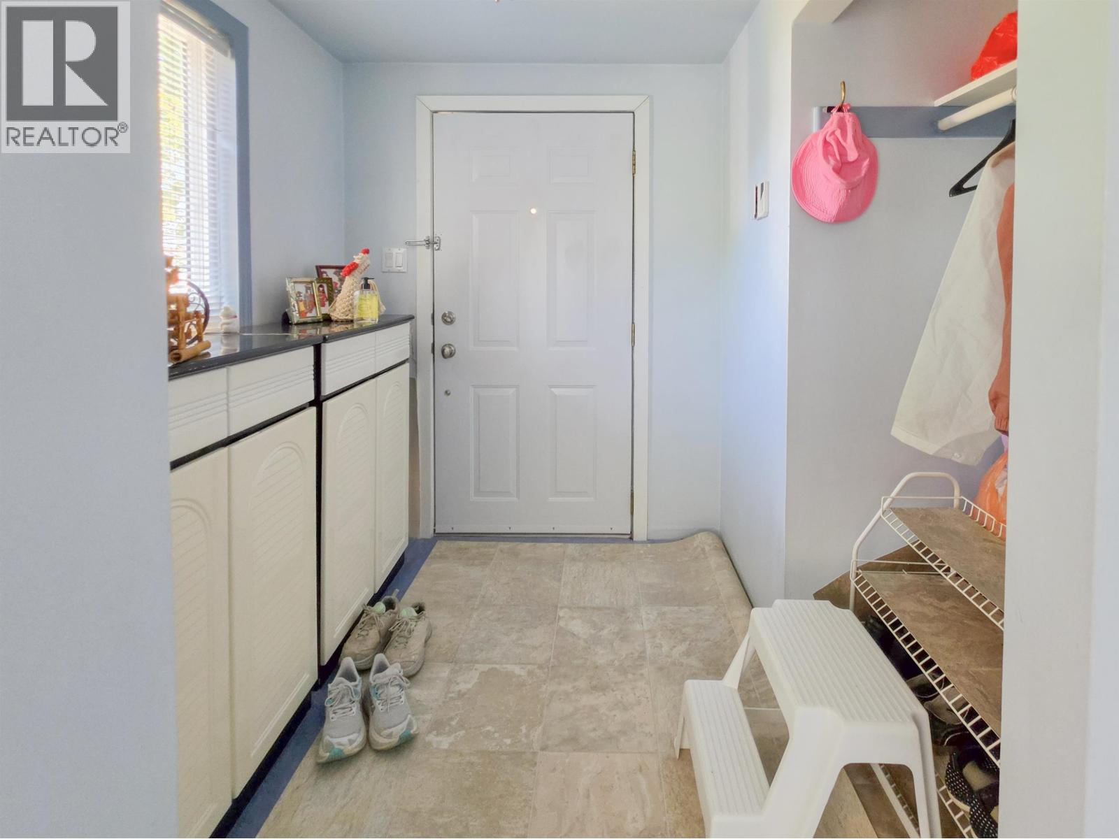 2920 Graveley Street, Vancouver, British Columbia  V5K 3K3 - Photo 3 - R3156435