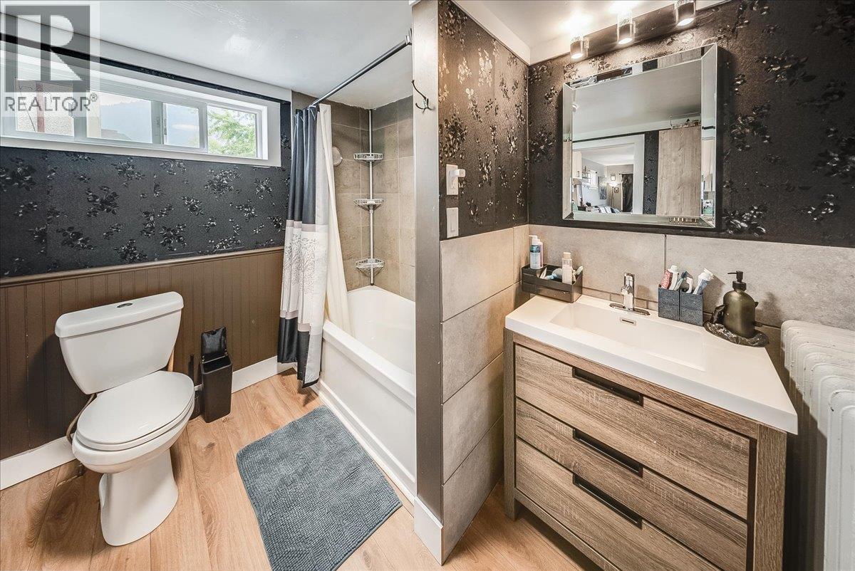1430 Third Avenue, Trail, British Columbia V1R 1P6 - Photo 14 - 10398102