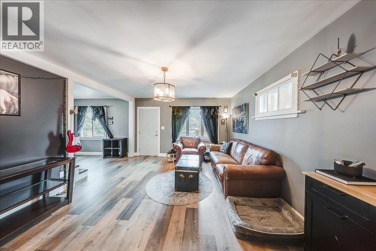 1430 Third Avenue, Trail, British Columbia V1R 1P6 - Photo 4 - 10398102