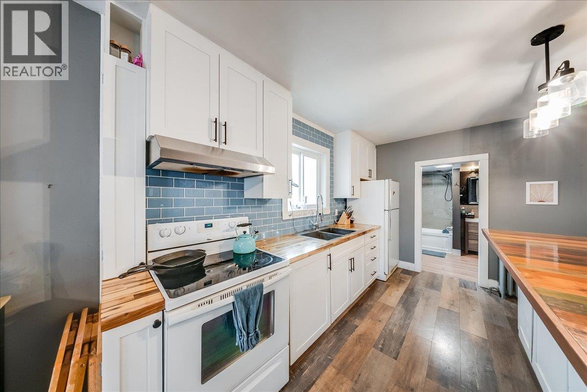1430 Third Avenue, Trail, British Columbia V1R 1P6 - Photo 6 - 10398102
