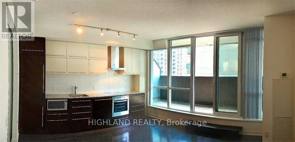 408 - 770 Bay Street, Toronto, Ontario  M5G 0A6 - Photo 4 - C13694294