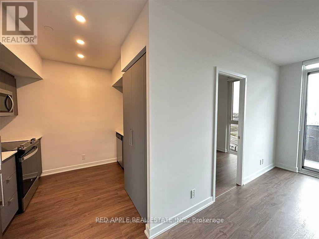 1015 - 30 Tretti Way, Toronto, Ontario  M3H 0E3 - Photo 4 - C13694312