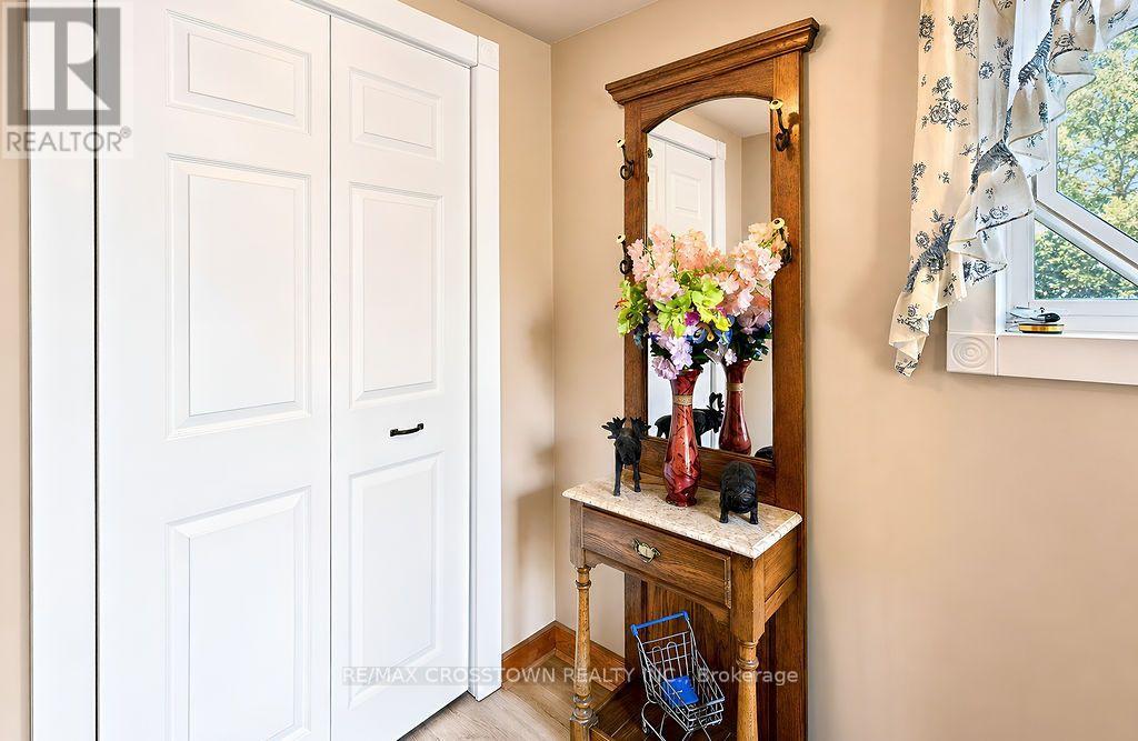 66 Maple Street, Tay, Ontario  L0K 2A0 - Photo 7 - S13694308