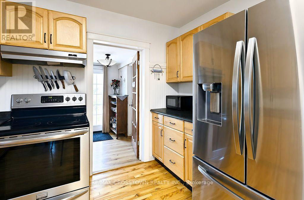 66 Maple Street, Tay, Ontario  L0K 2A0 - Photo 10 - S13694308