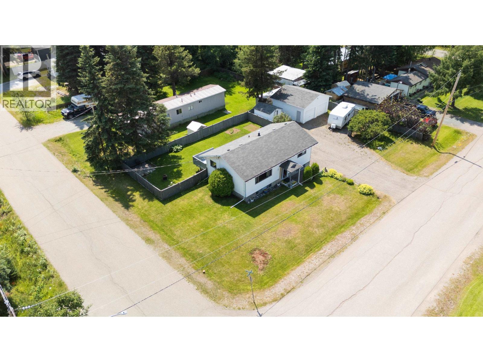 8157 Flamingo Road, Prince George, British Columbia  V2K 5H1 - Photo 3 - R3146707