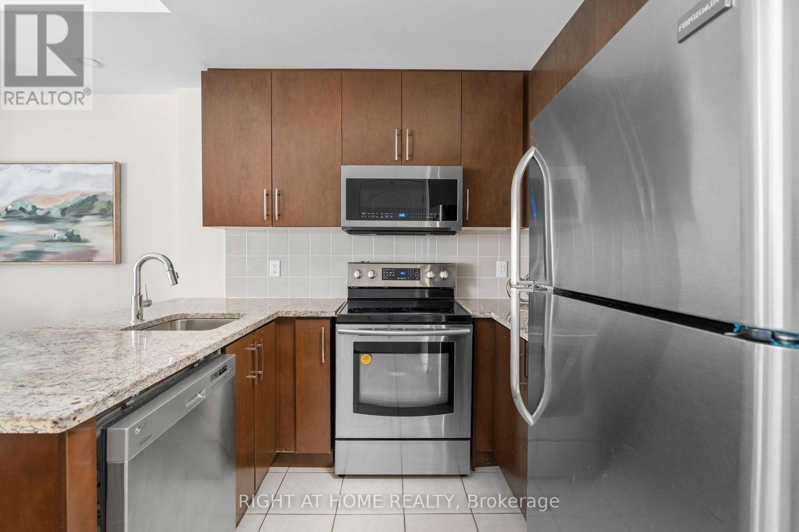 31 - 27 Coneflower Crescent, Toronto, Ontario  M2R 0A5 - Photo 19 - C13694318