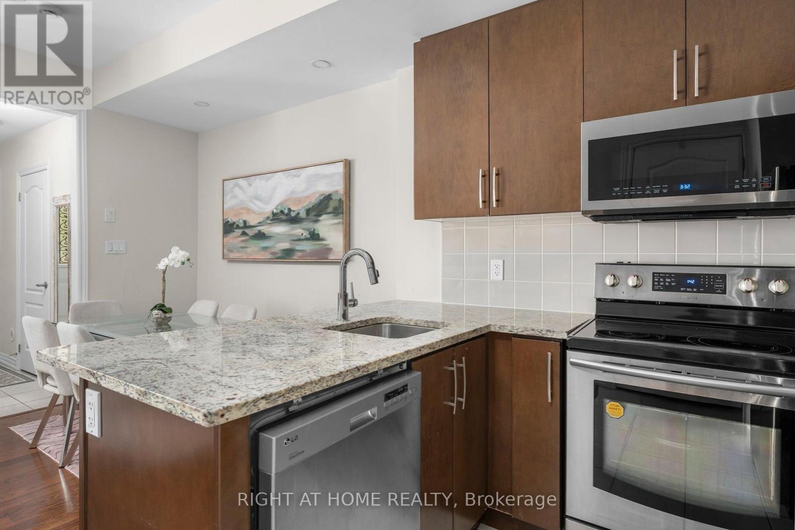 31 - 27 Coneflower Crescent, Toronto, Ontario  M2R 0A5 - Photo 20 - C13694318