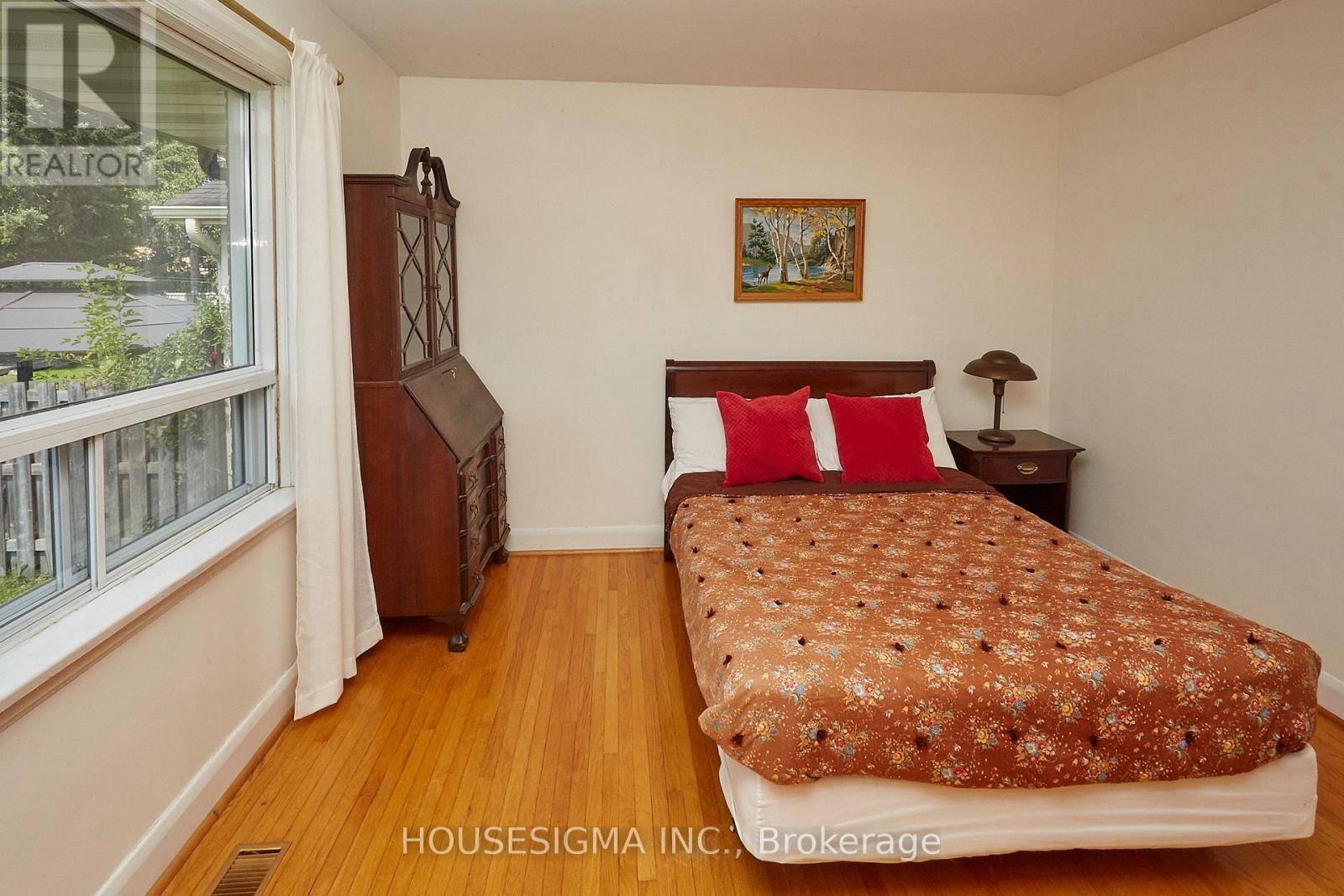 212 Hallett Avenue, Whitby, Ontario  L1N 5K8 - Photo 20 - E13694316