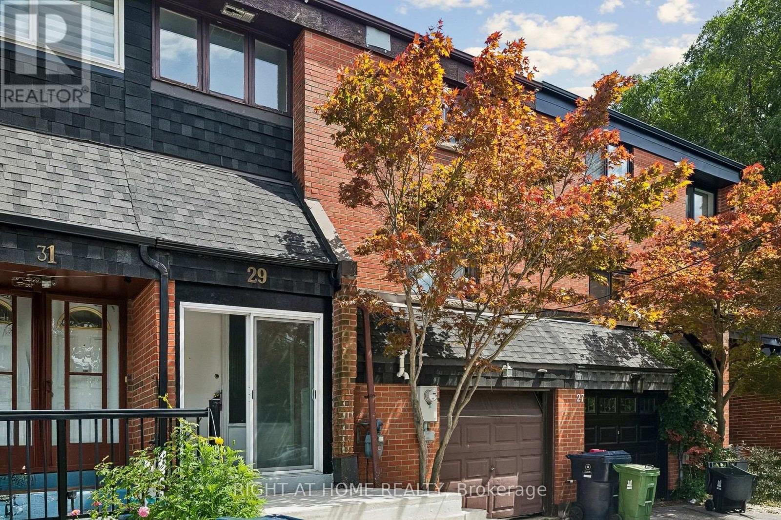 29 CHEATHAM PLACE, Toronto, Ontario