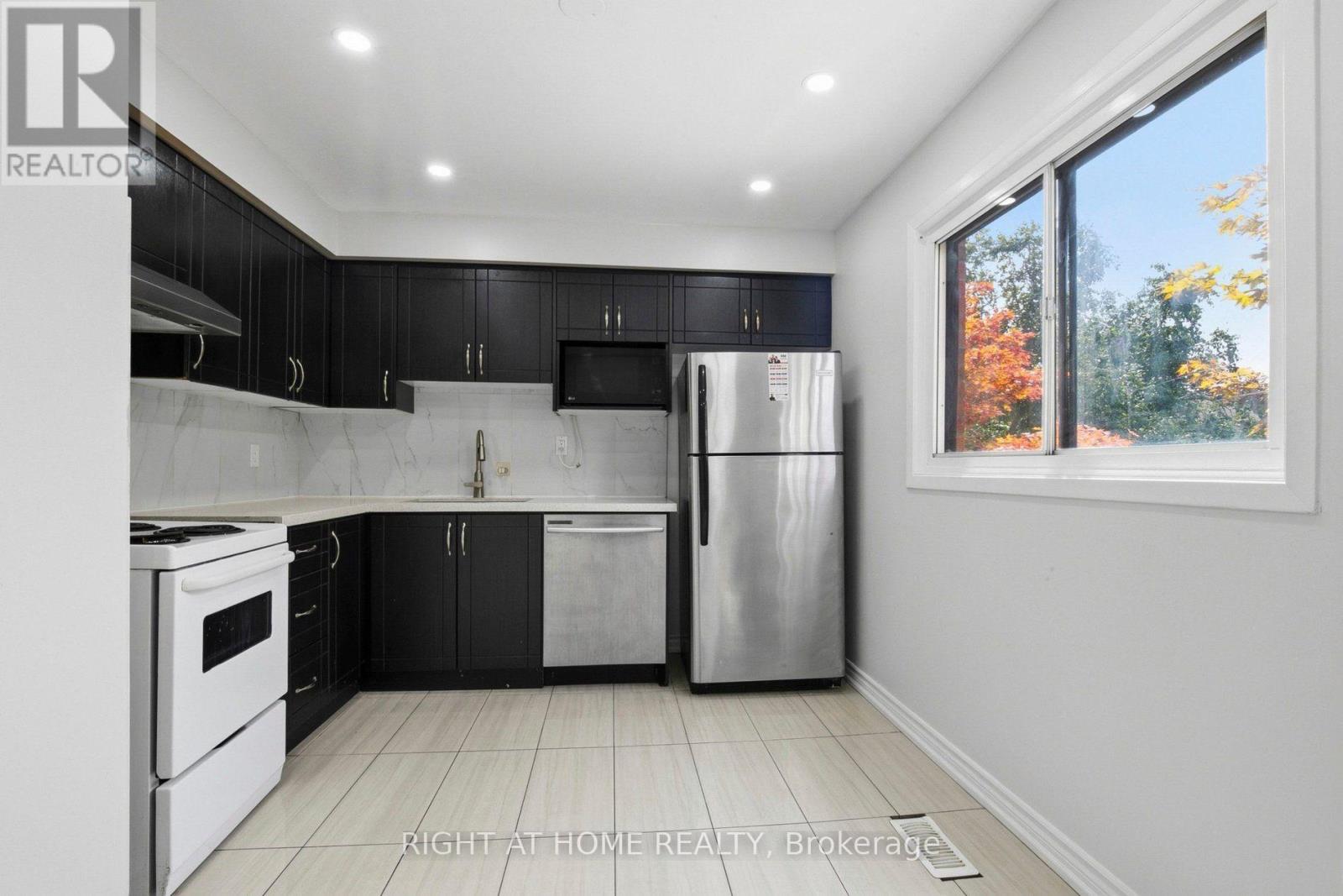 29 Cheatham Place, Toronto, Ontario  M1B 1C1 - Photo 9 - E13694352