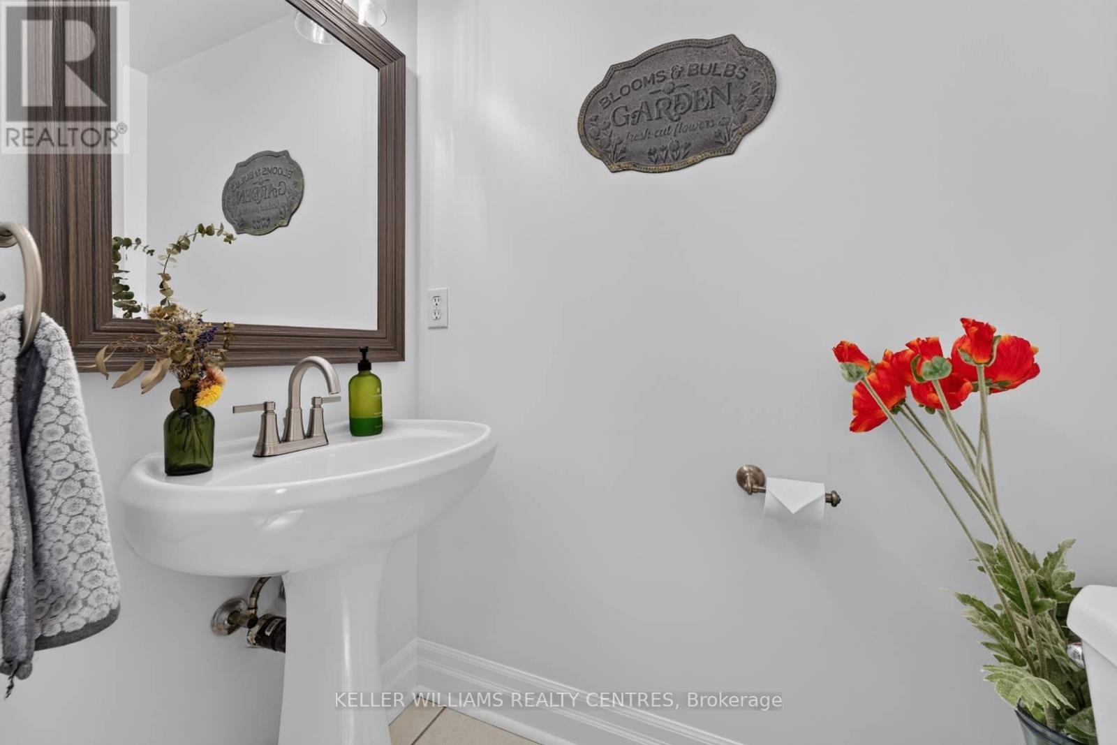 12 Lancaster Court, Georgina, Ontario  L4P 4A1 - Photo 12 - N13694324