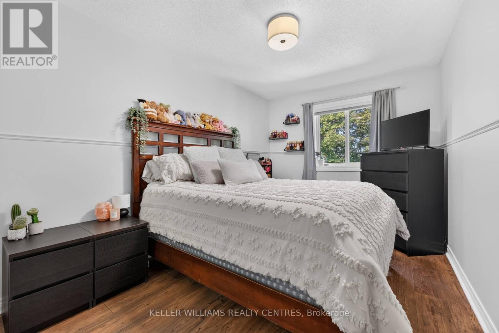 12 Lancaster Court, Georgina, Ontario  L4P 4A1 - Photo 19 - N13694324