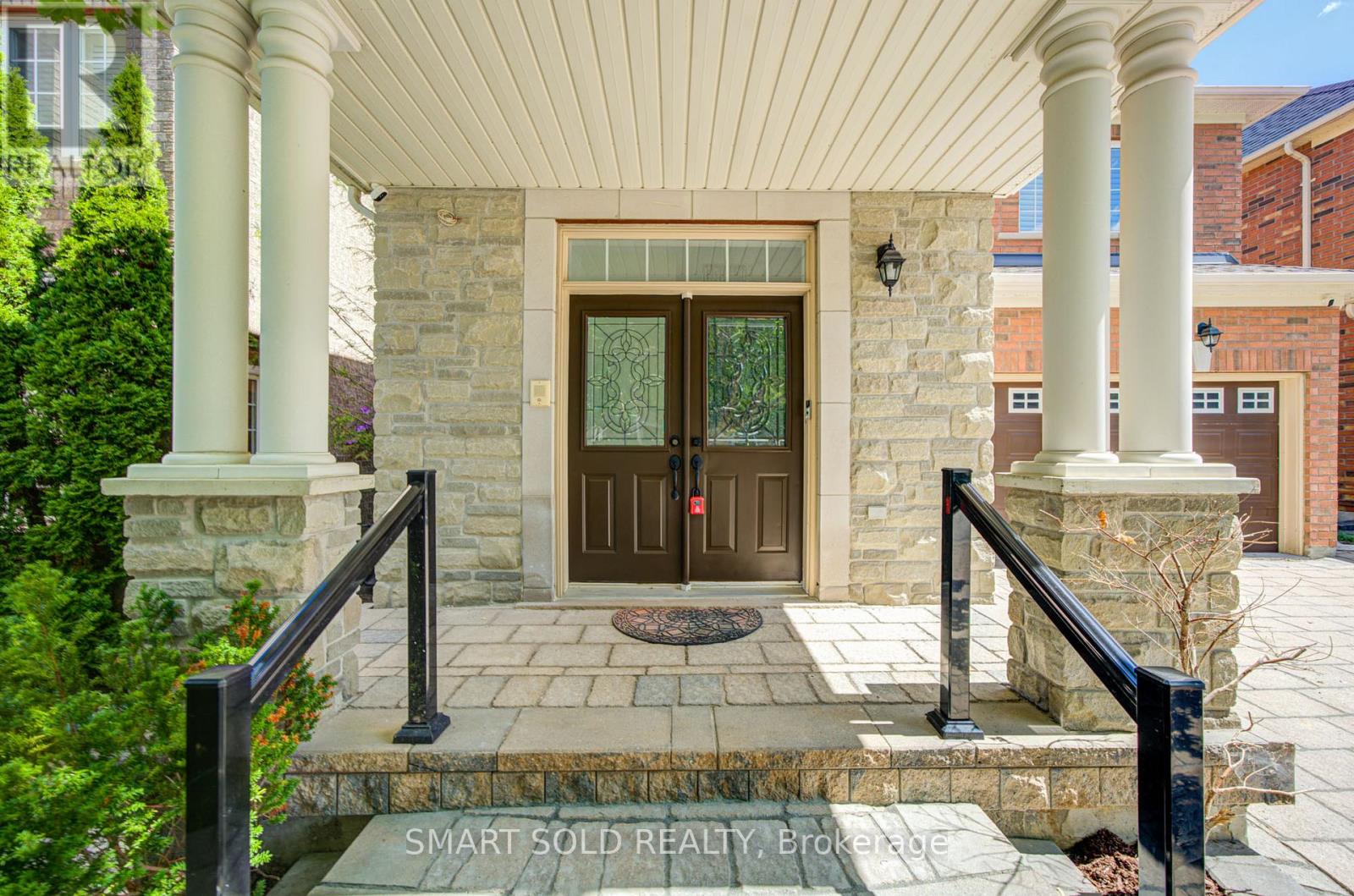 39 Schuster Lane, Vaughan, Ontario  L4J 8Y7 - Photo 3 - N13694334