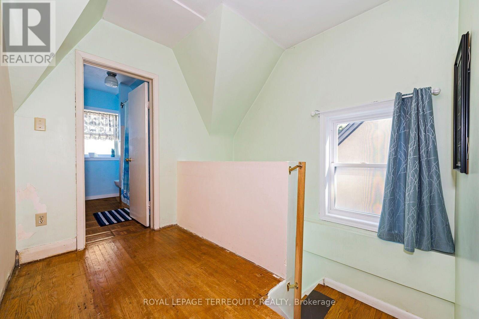 2307 Lawrence Avenue W, Toronto, Ontario  M9P 2A7 - Photo 11 - W13694344