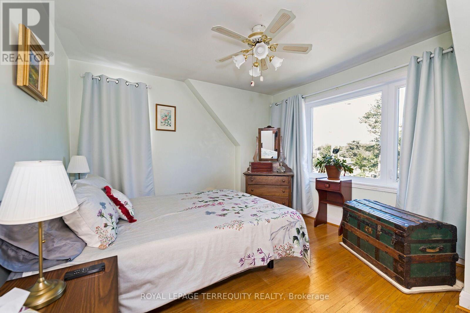 2307 Lawrence Avenue W, Toronto, Ontario  M9P 2A7 - Photo 12 - W13694344