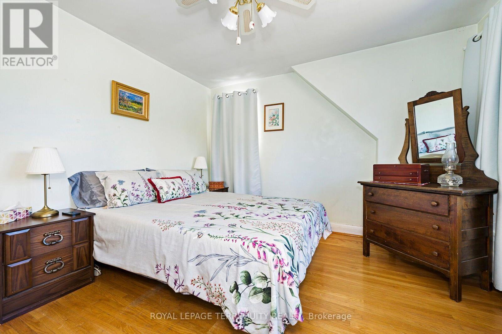 2307 Lawrence Avenue W, Toronto, Ontario  M9P 2A7 - Photo 13 - W13694344