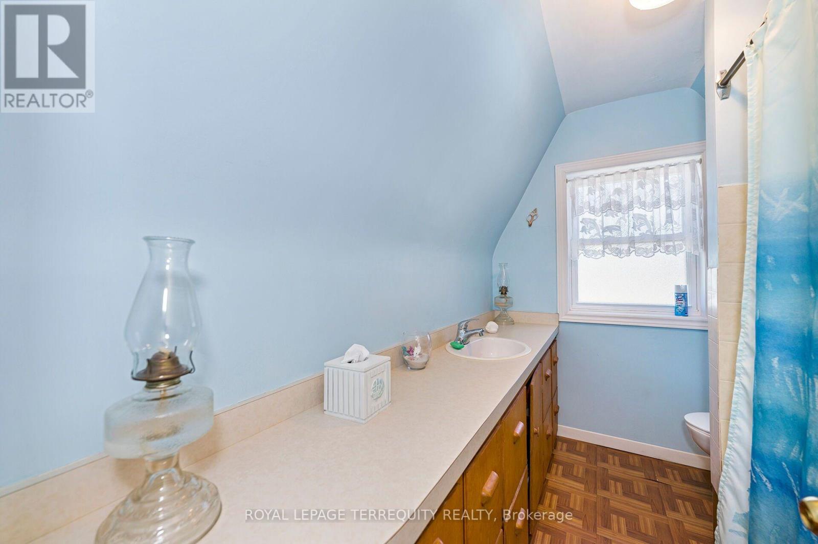 2307 Lawrence Avenue W, Toronto, Ontario  M9P 2A7 - Photo 15 - W13694344