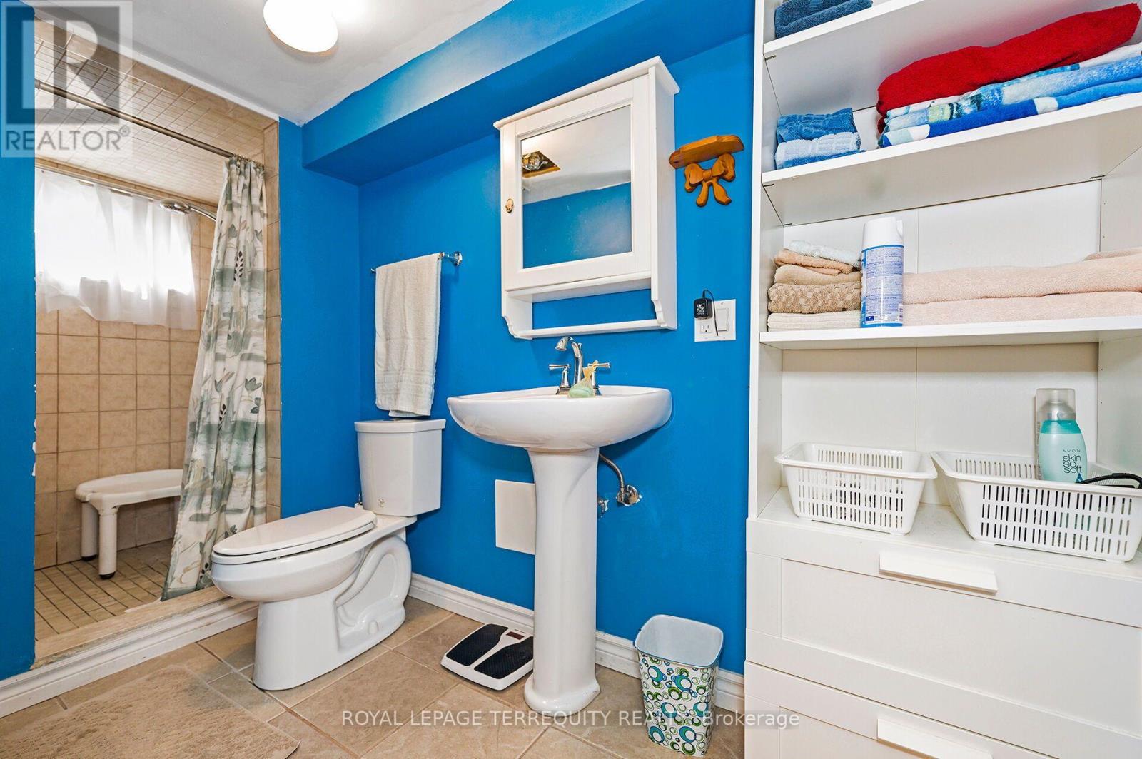 2307 Lawrence Avenue W, Toronto, Ontario  M9P 2A7 - Photo 23 - W13694344