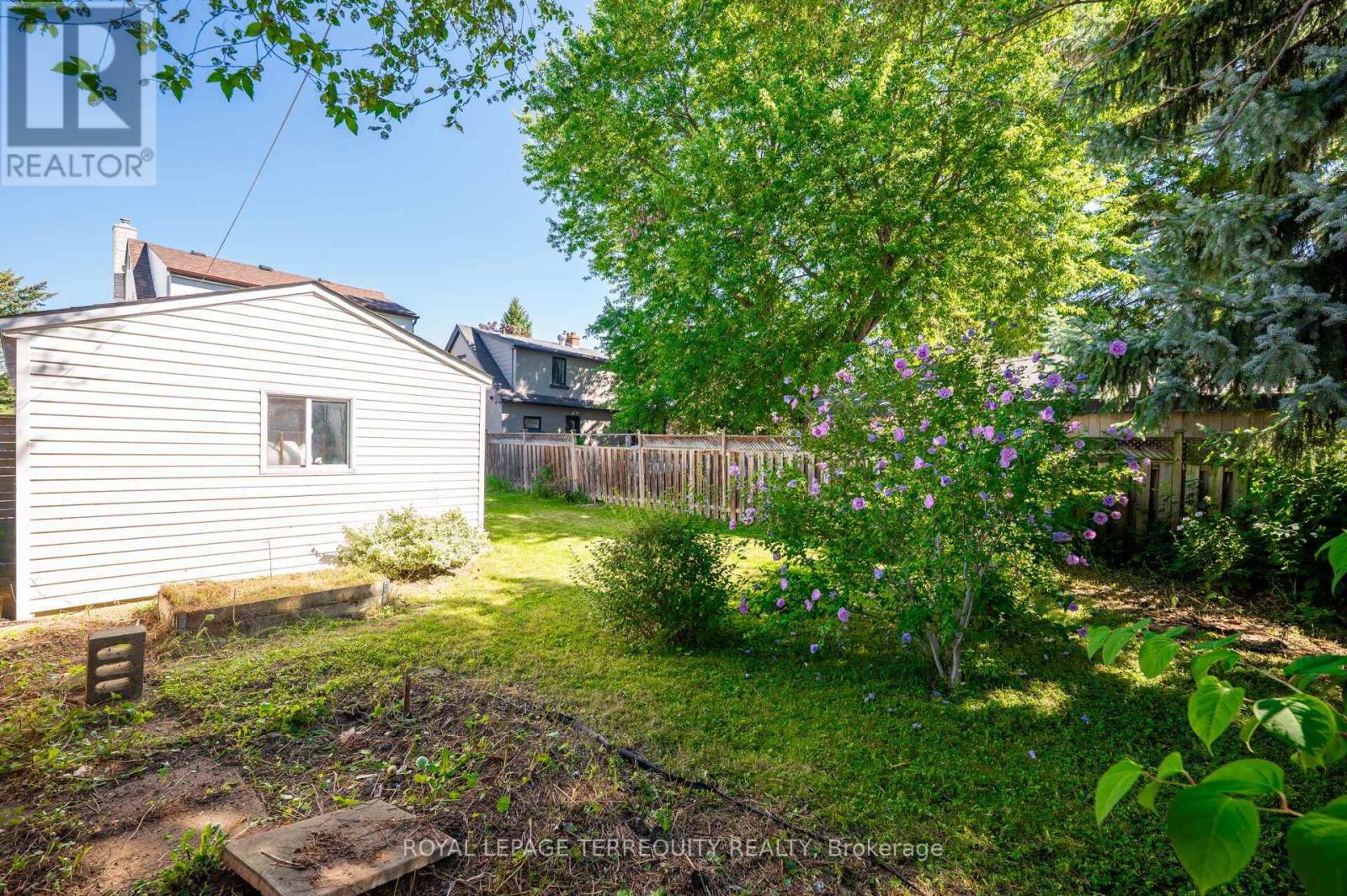2307 Lawrence Avenue W, Toronto, Ontario  M9P 2A7 - Photo 31 - W13694344