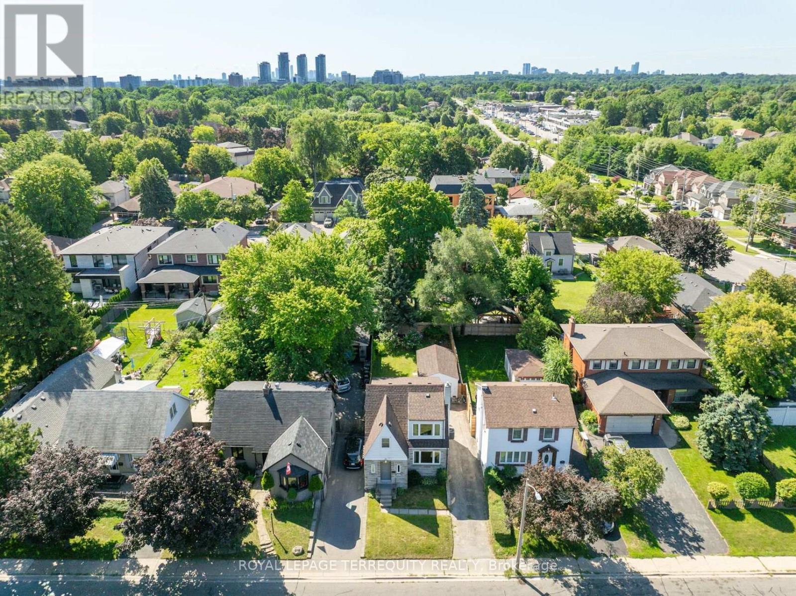 2307 Lawrence Avenue W, Toronto, Ontario  M9P 2A7 - Photo 35 - W13694344