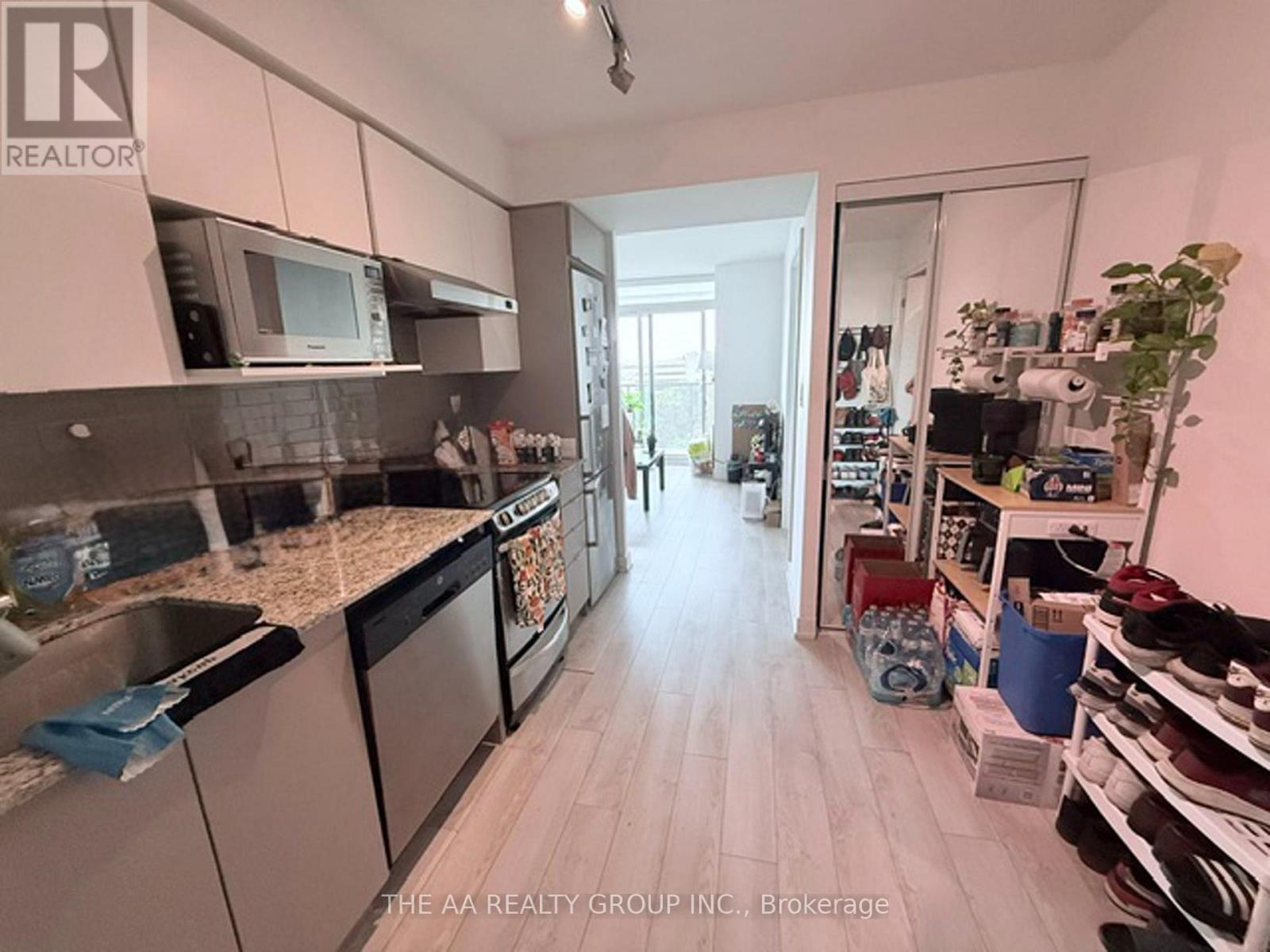 1010 - 160 Flemington Road, Toronto, Ontario  M6A 2P3 - Photo 9 - W13694348