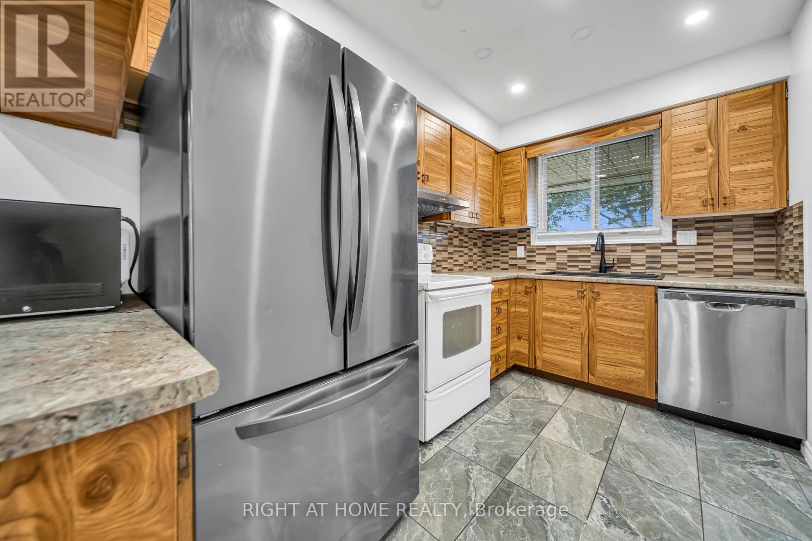 115 Countryside (Main Only) Crescent, Kitchener, Ontario  N2E 2S8 - Photo 11 - X13694338