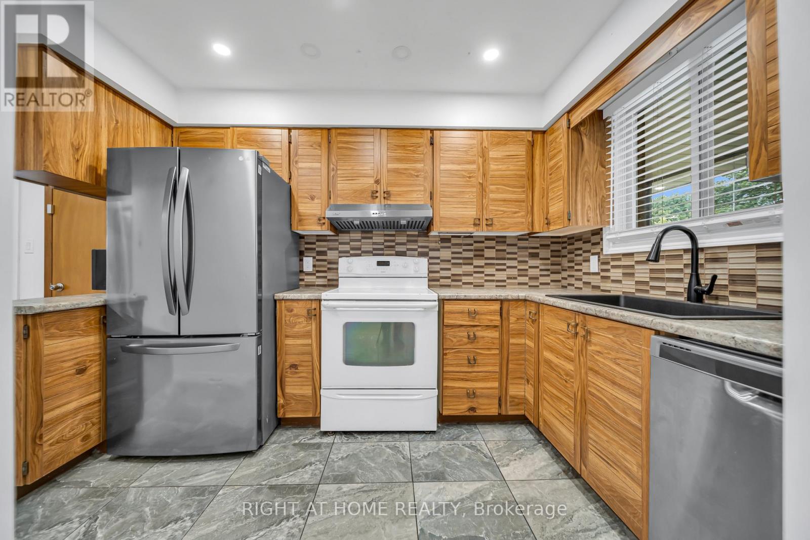 115 Countryside (Main Only) Crescent, Kitchener, Ontario  N2E 2S8 - Photo 12 - X13694338