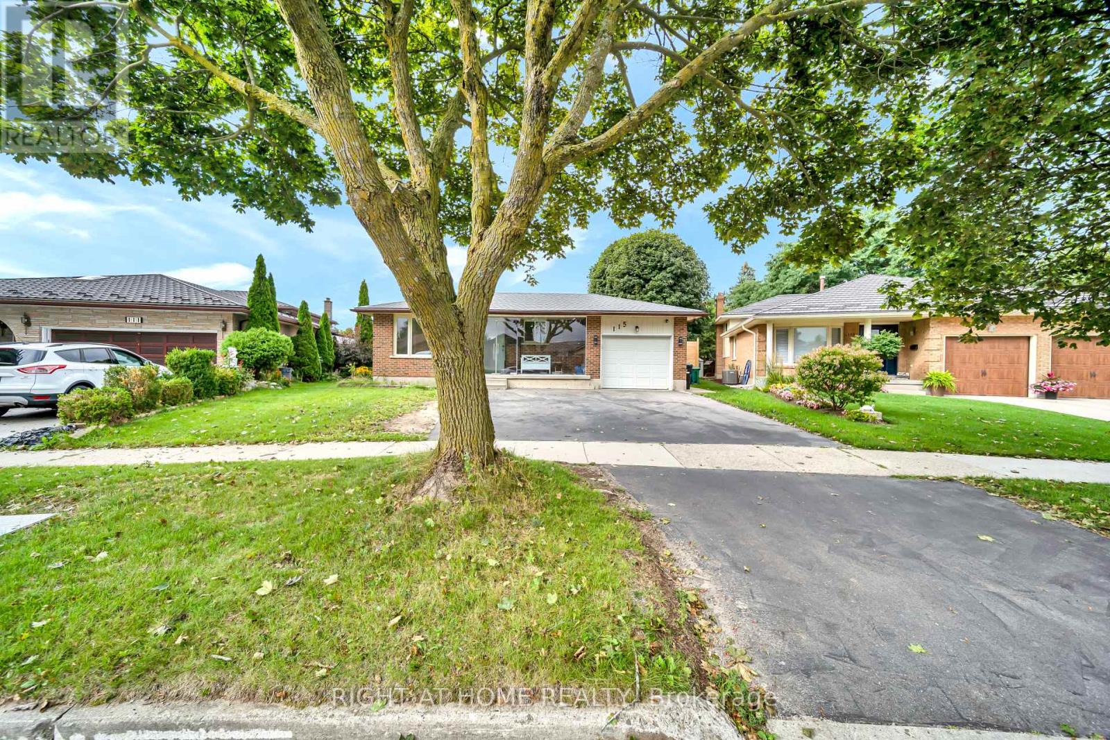 115 Countryside (Main Only) Crescent, Kitchener, Ontario  N2E 2S8 - Photo 2 - X13694338