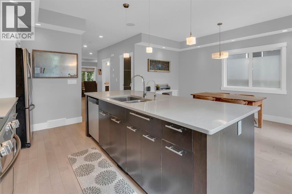 4616 82 Street NW, Calgary, Alberta  T3B 2P7 - Photo 11 - A2334626