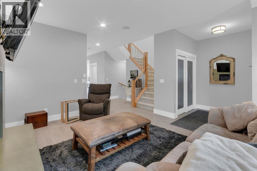 4616 82 Street NW, Calgary, Alberta  T3B 2P7 - Photo 6 - A2334626